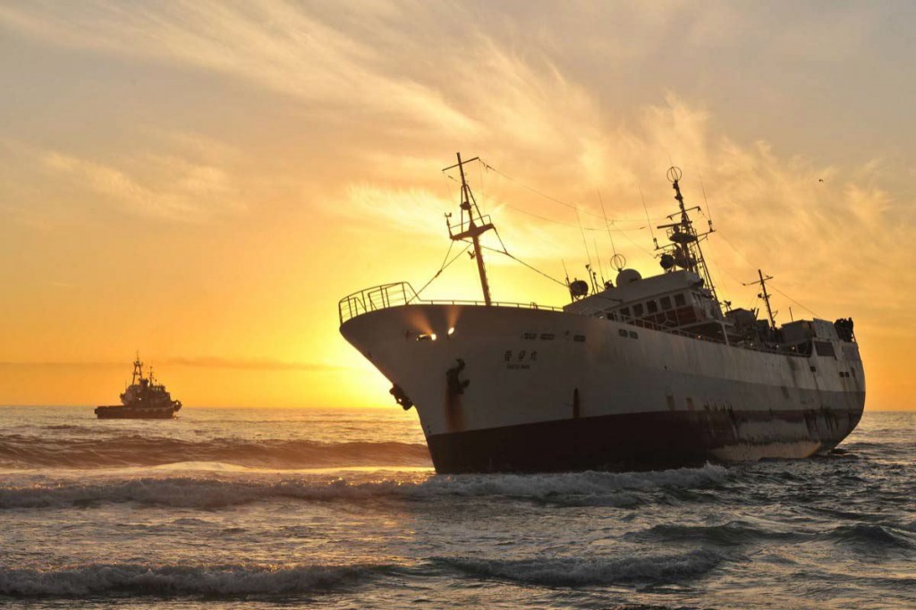 Clifton Beach Shipwreck Photos - SAPeople - Worldwide South African News