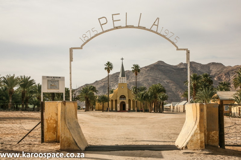 KAROO DIARY: Showdown at Pella Cathedral - SAPeople - Worldwide South ...