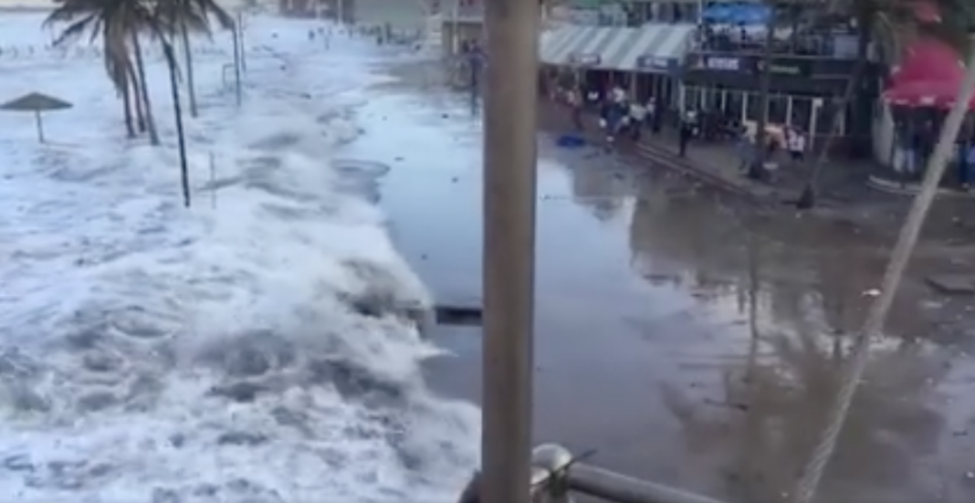 WATCH Incredible Huge TsunamiLike Waves Roll Into Durban Beachfront