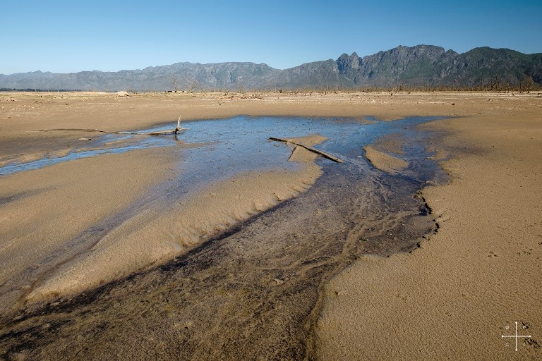 Haunting Photos Show Cape Town Gripped by Drought Crisis (About 100