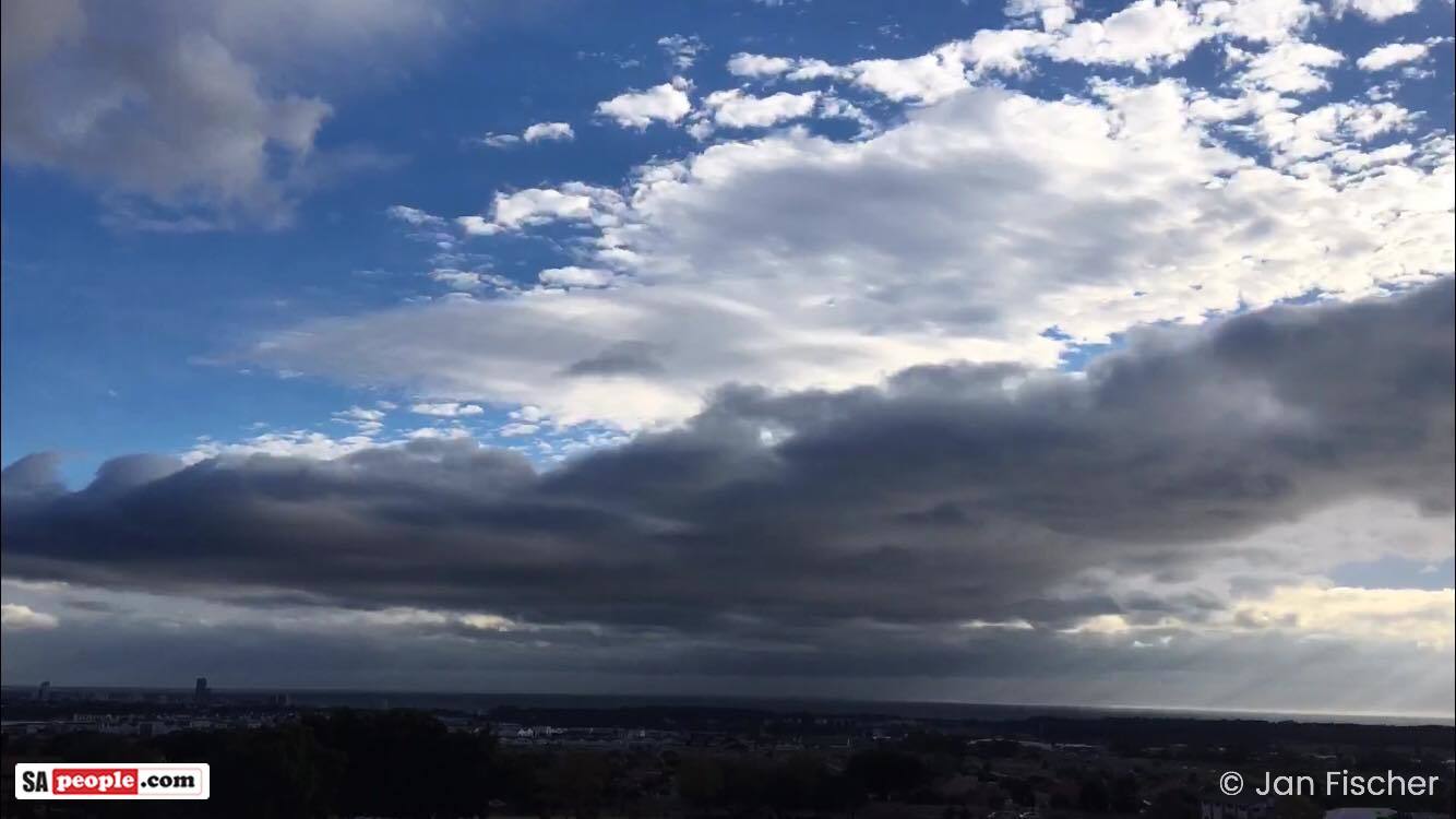 WATCH Tonight's Rain Approaching Cape Town. Awesome TimeLapse Video ...