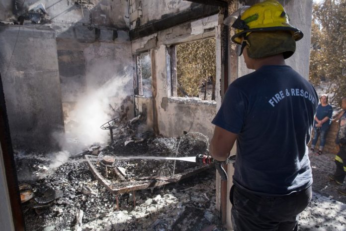 PHOTOS: Dozens of Homes Destroyed in Overstrand Fire, South Africa ...