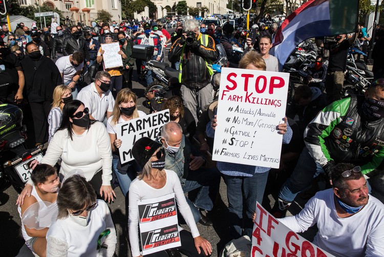 Watch Hundreds Protest In Cape Town Against Farm Murders In South Africa Sapeople Worldwide